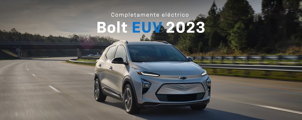 Chevrolet Bolt EUV 2023, SUV eléctrica con molduras en puertas con insertos cromados y luces diurnas LED